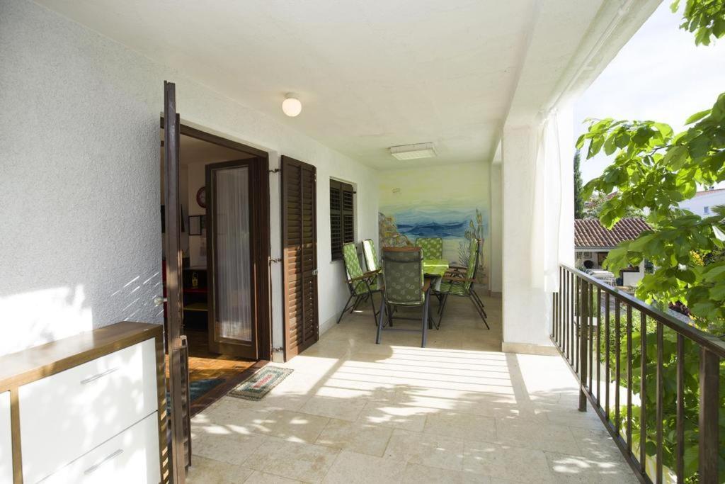 Apartman Laurus Malinska Exterior foto